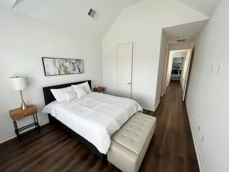 Urban Chic Living Minutes To I-45 And I-610 #b Villa Houston