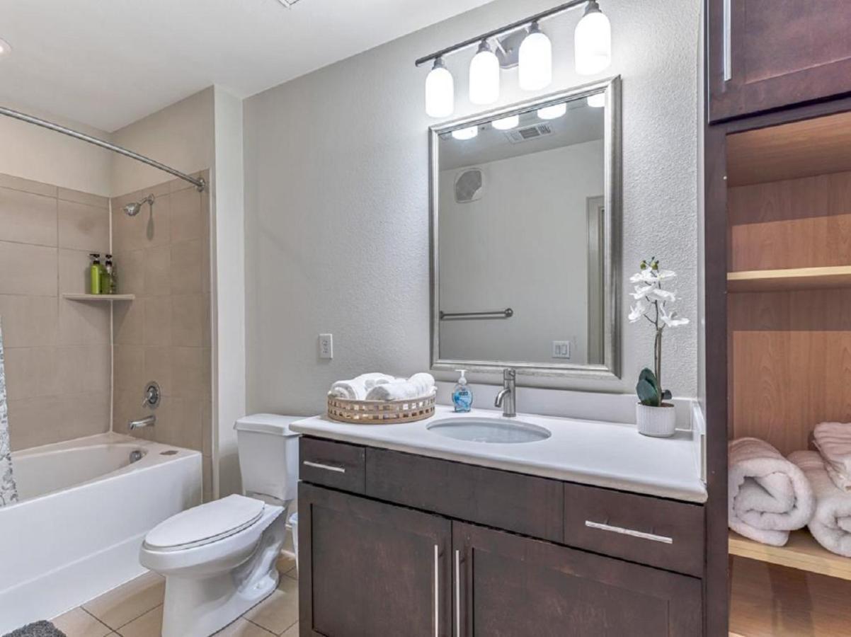 Elegant 2br Ideal For Long Term * Houston