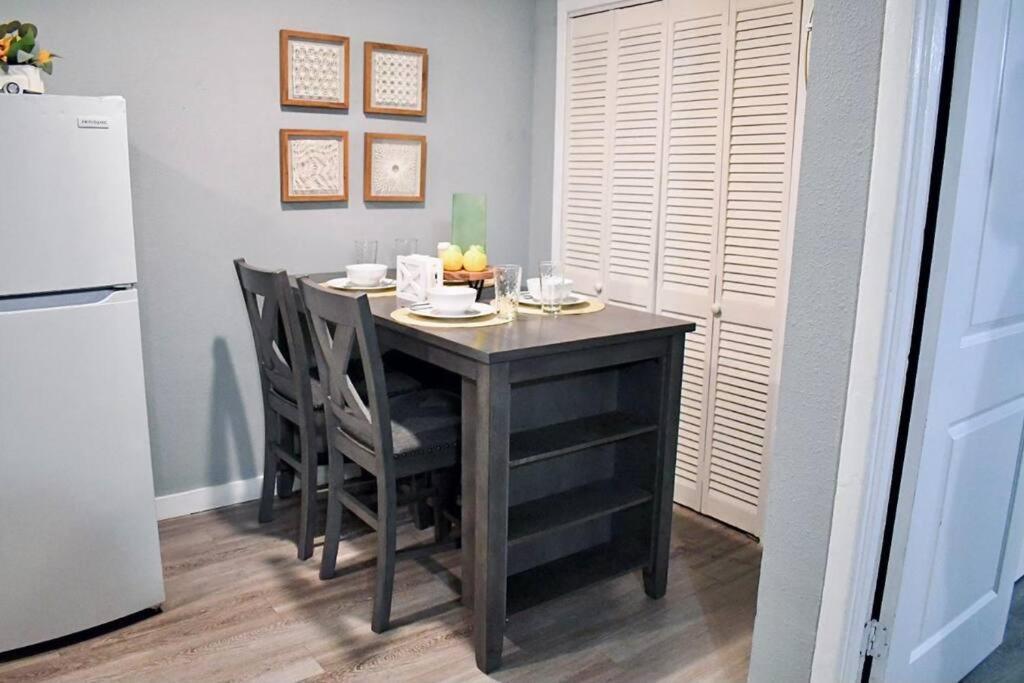 Comfy And Convenient Apt L Hobby L Downtown L Nrg Apartment Houston