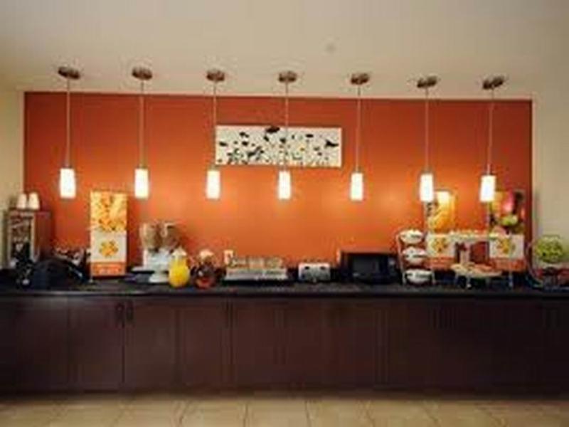 Hotel Restwell & I-45 North Houston