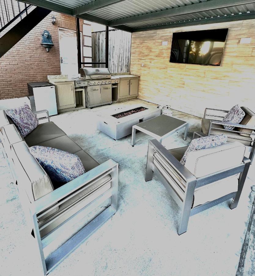 Apartment Spacious Private 2 Bedroom Workplay Apt Near Med Ctr, Nrg, Downtown Houston