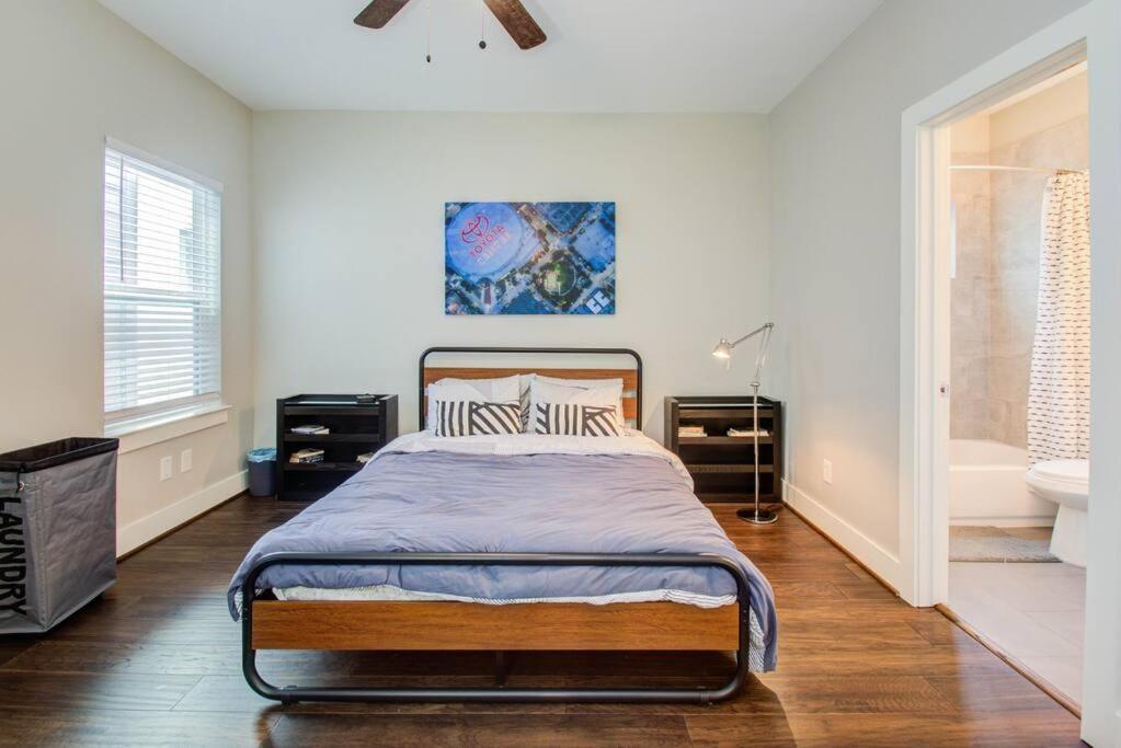 Cozy Downtown Modern Townhome Holiday home Houston