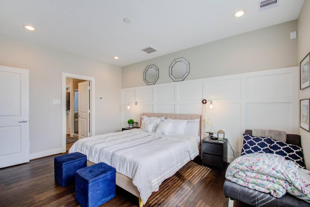 Cozy Downtown Modern Townhome Holiday home Houston