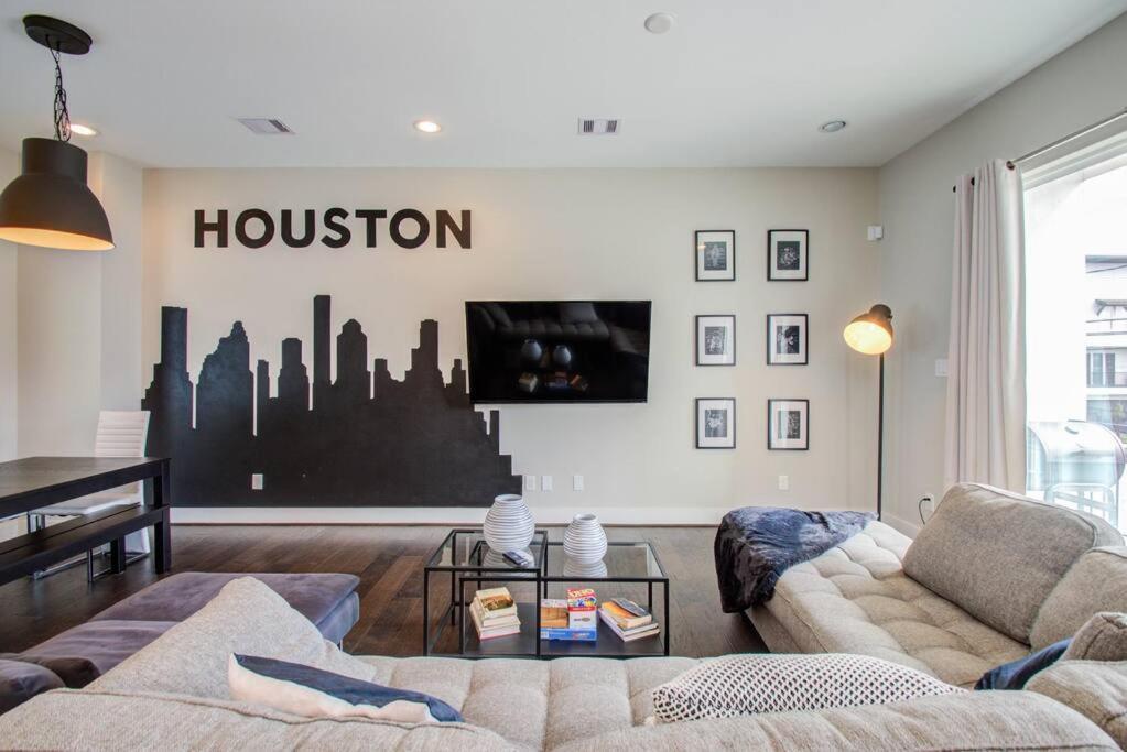 Cozy Downtown Modern Townhome Holiday home Houston