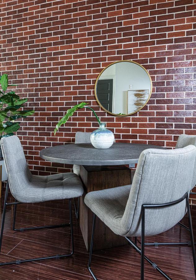 Apartment Locale At The Galleria -