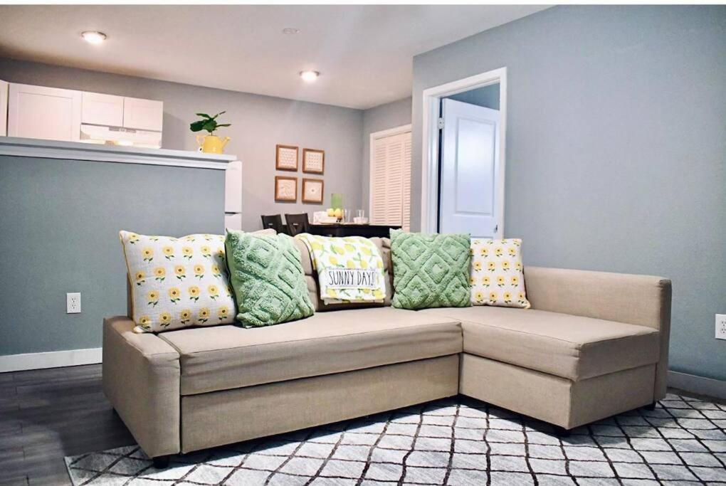 Apartment Comfy And Convenient Apt L Hobby L Downtown L Nrg