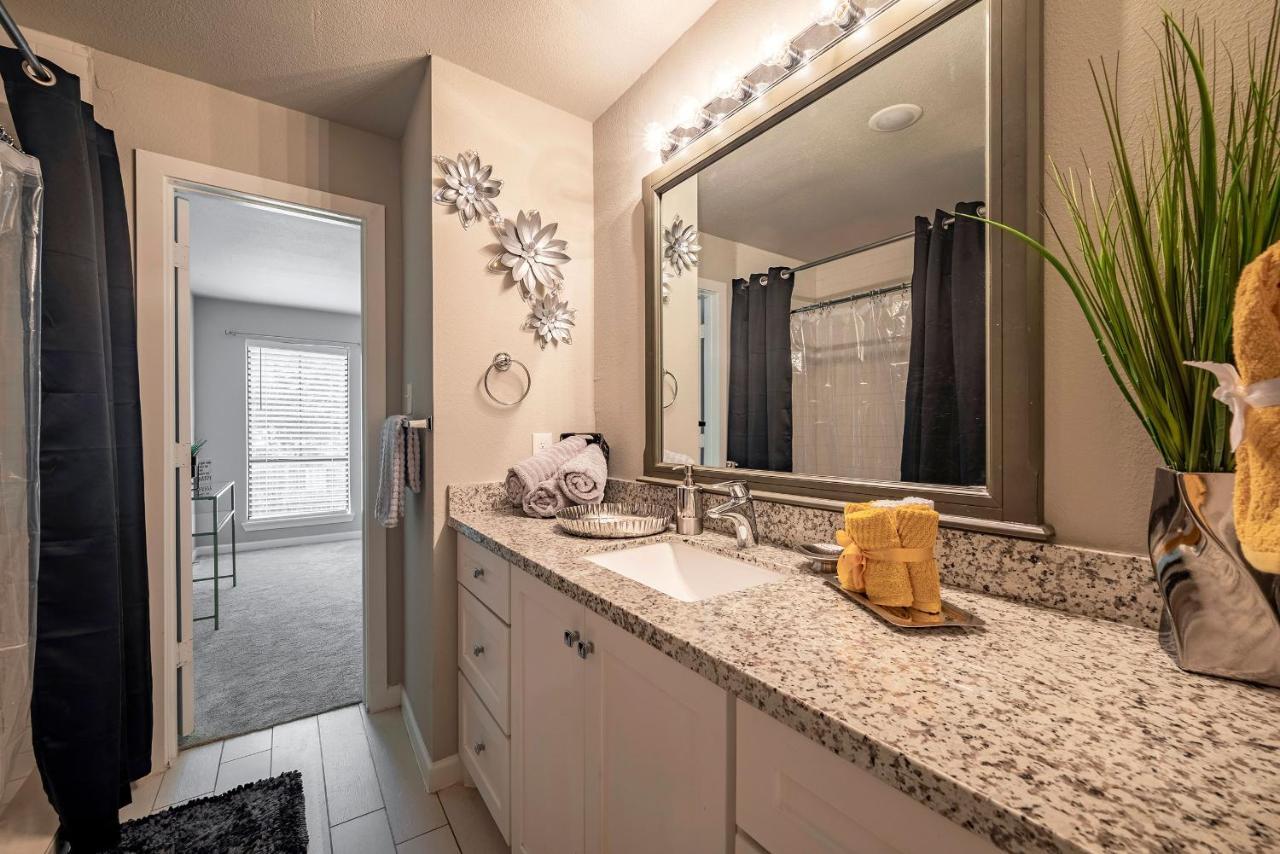 Apartment 2 Stylish 3br Galleria-downtown Free Parking *