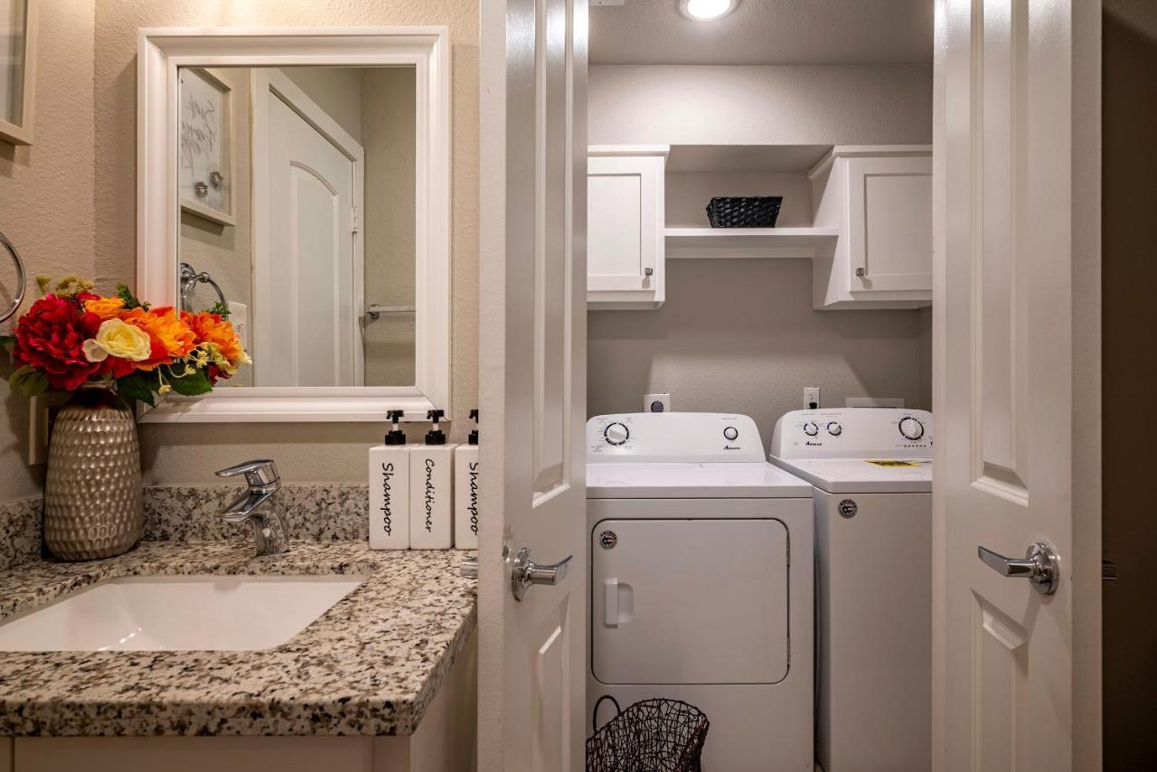Apartment 2 Stylish 3br Galleria-downtown Free Parking *