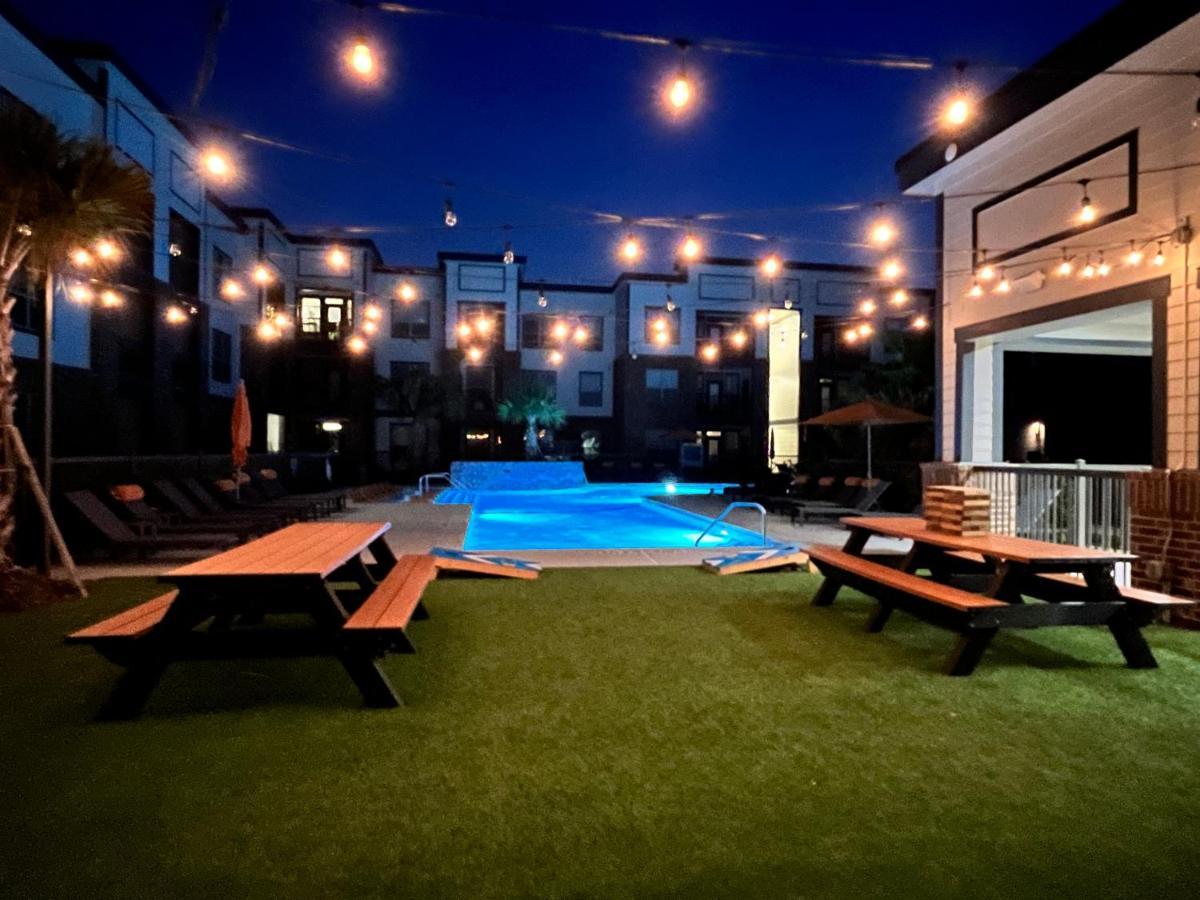 Comfy Abode Near Bush Airport Apartment