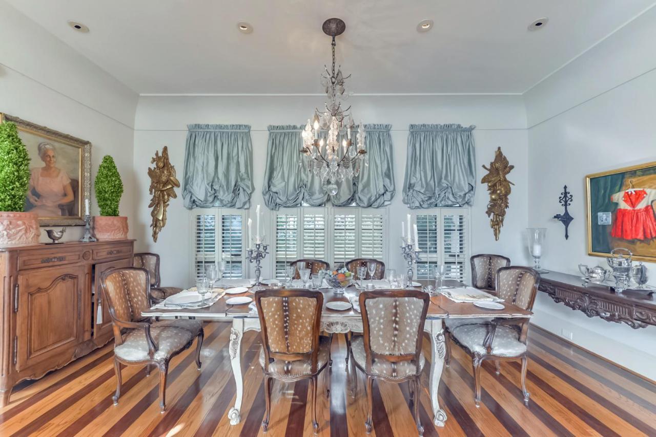 Villa Elegant French Patio With Private Pool Houston