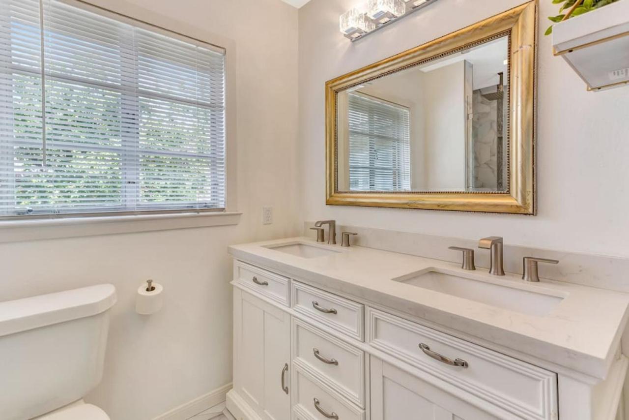 Holiday home The Oasis At West U 1mi 2 Medcenter Nrg W Pool&spa
