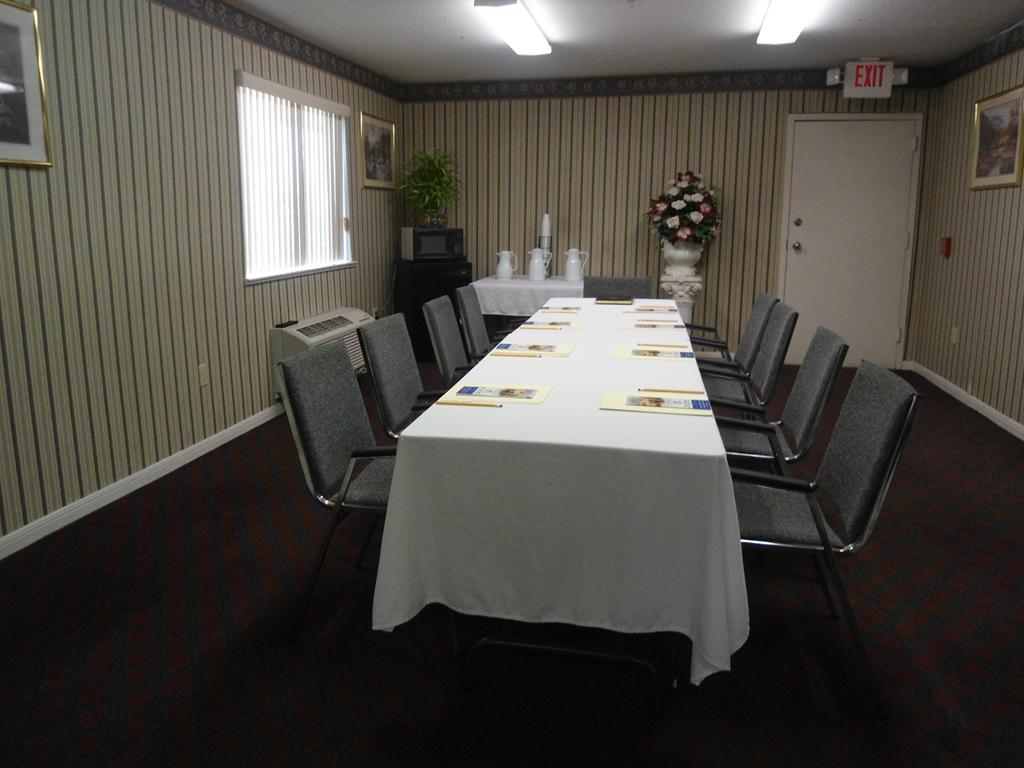 Americas Value And Houston/northwest Brookhollow Motel 2*