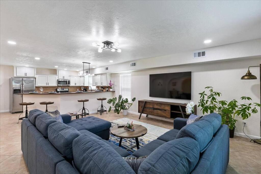 Lucky House - Tranquility In The Middle Of - Tv In Every - 300 M2 * Houston