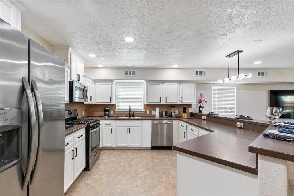 Lucky House - Tranquility In The Middle Of - Tv In Every - 300 M2 Houston