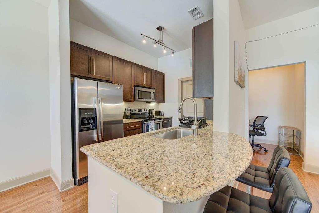 Cozy Nrg Pool,wi-fi, Free Parking, Petsok! Apartment
