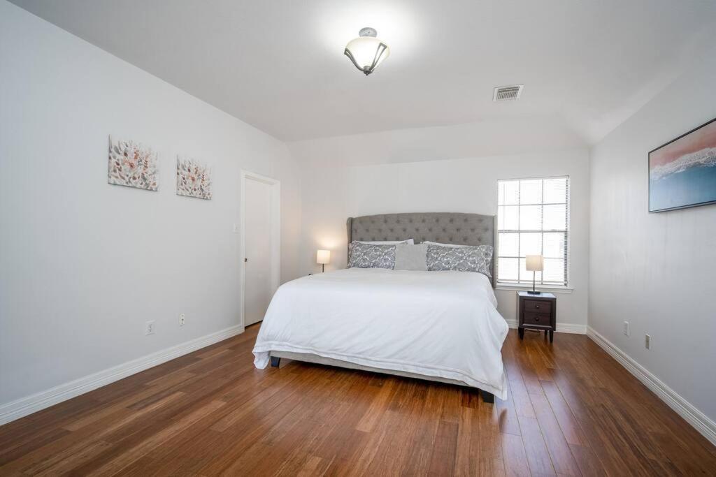 Fabulous Vacation 4 Bdrm W/pool Table *