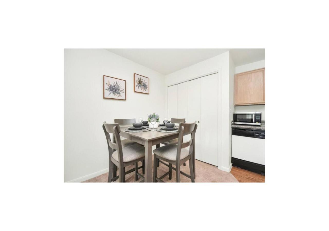 Luxury 2 Bedroom With Balcony At Heights - Sleeps 4 Apartment