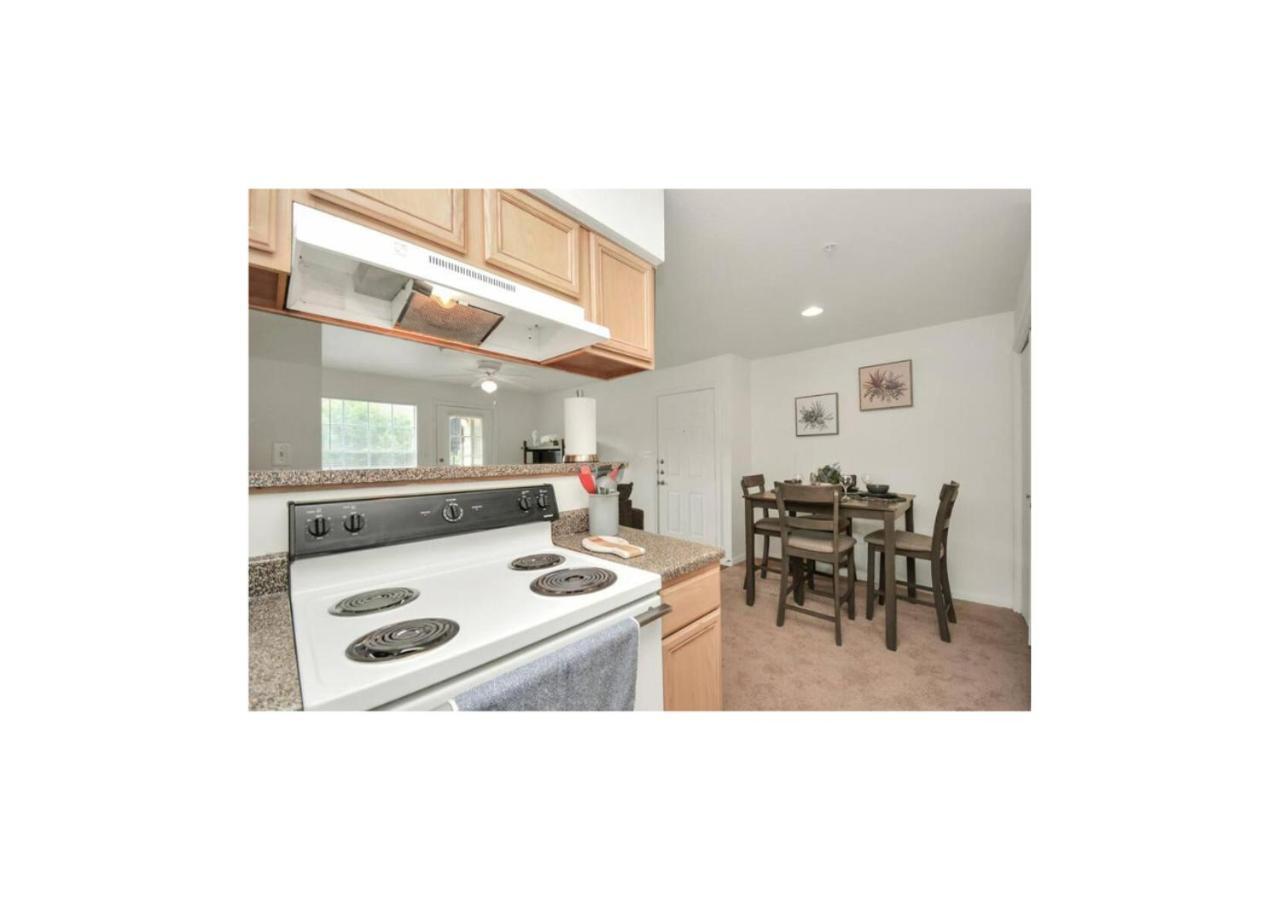 Luxury 2 Bedroom With Balcony At Heights - Sleeps 4 *