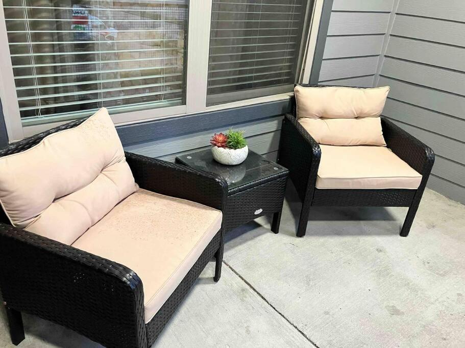 Enchanting Luxury 2/2 Amenities Houston