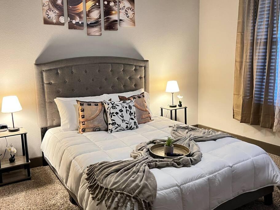 Apartment Enchanting Luxury 2/2 Amenities *