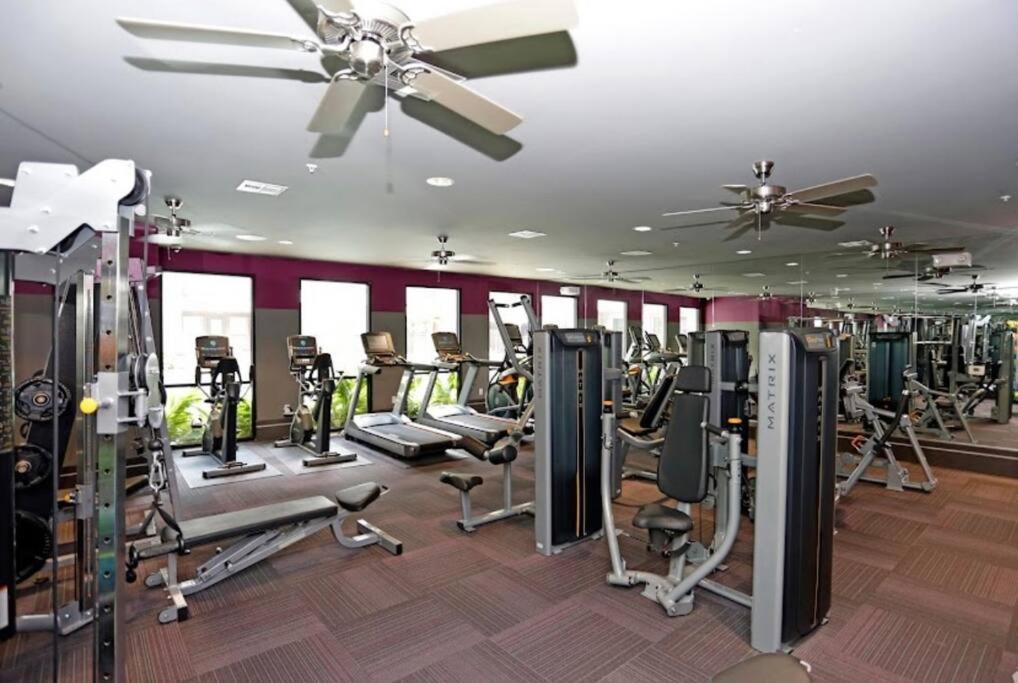 Enchanting Luxury 2/2 Amenities Apartment Houston