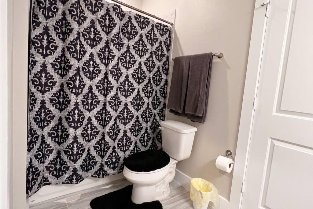 Apartment Welcome To Our Spacious 2-bedroom 2-bathroom Located In The Of Houston, Texas!