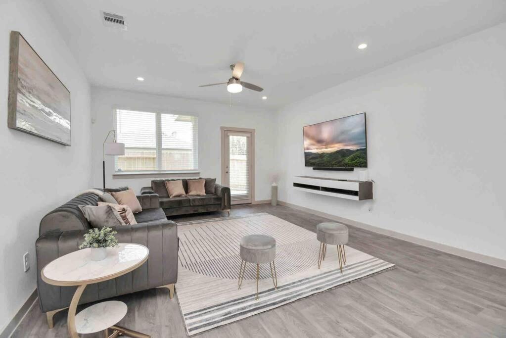 4bedroom Escape - Near Med Center With Backyard * Houston