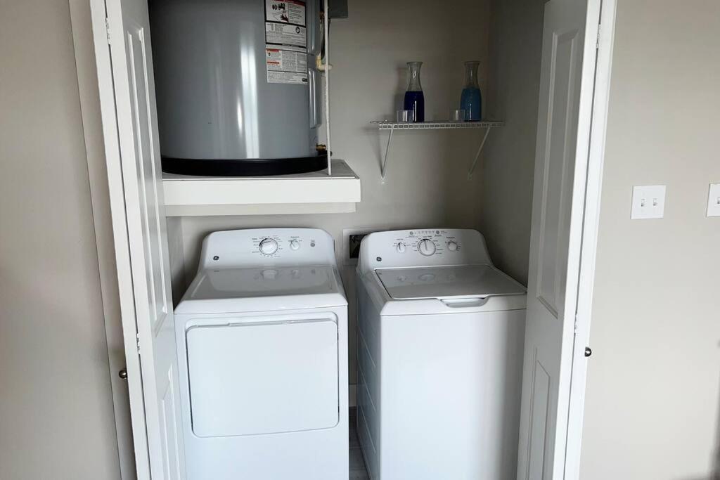 Apartment Welcome To Our Spacious 2-bedroom 2-bathroom Located In The Of Houston, Texas! Houston