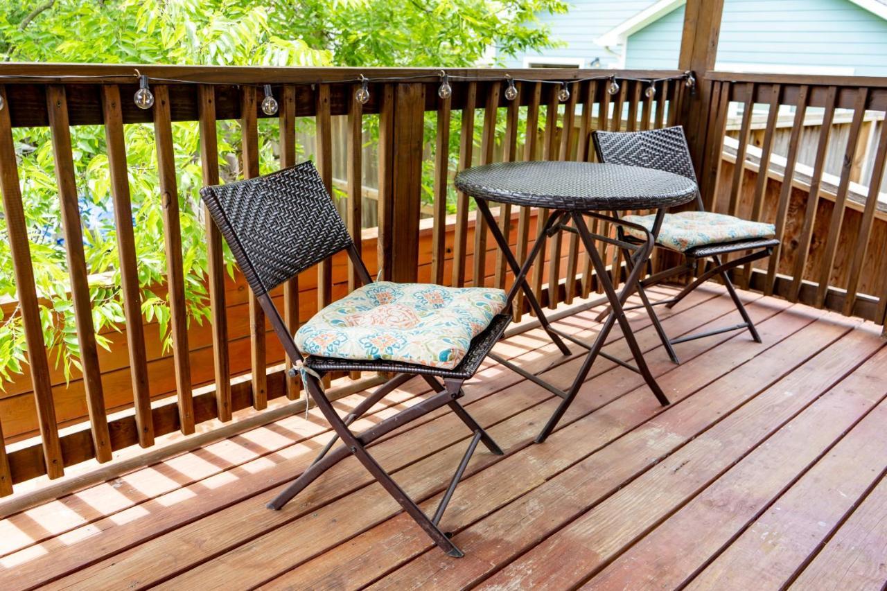 Super Cozy 2 Bedroom With Fast Wifi And Queen Bed Close To Downtown Houston!! *