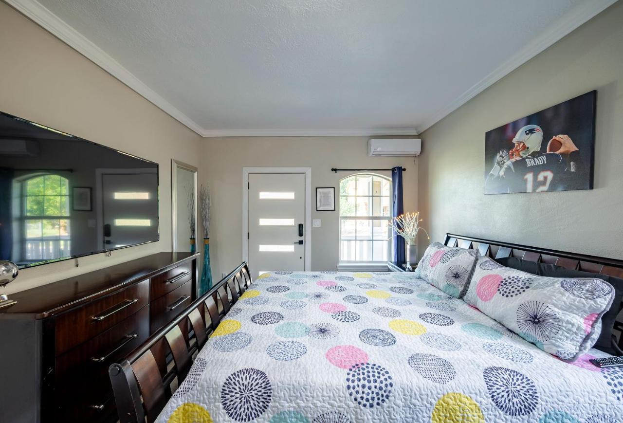 New 7 Bedroom Sleep 22 Ev/pet/free Parking Holiday home Houston