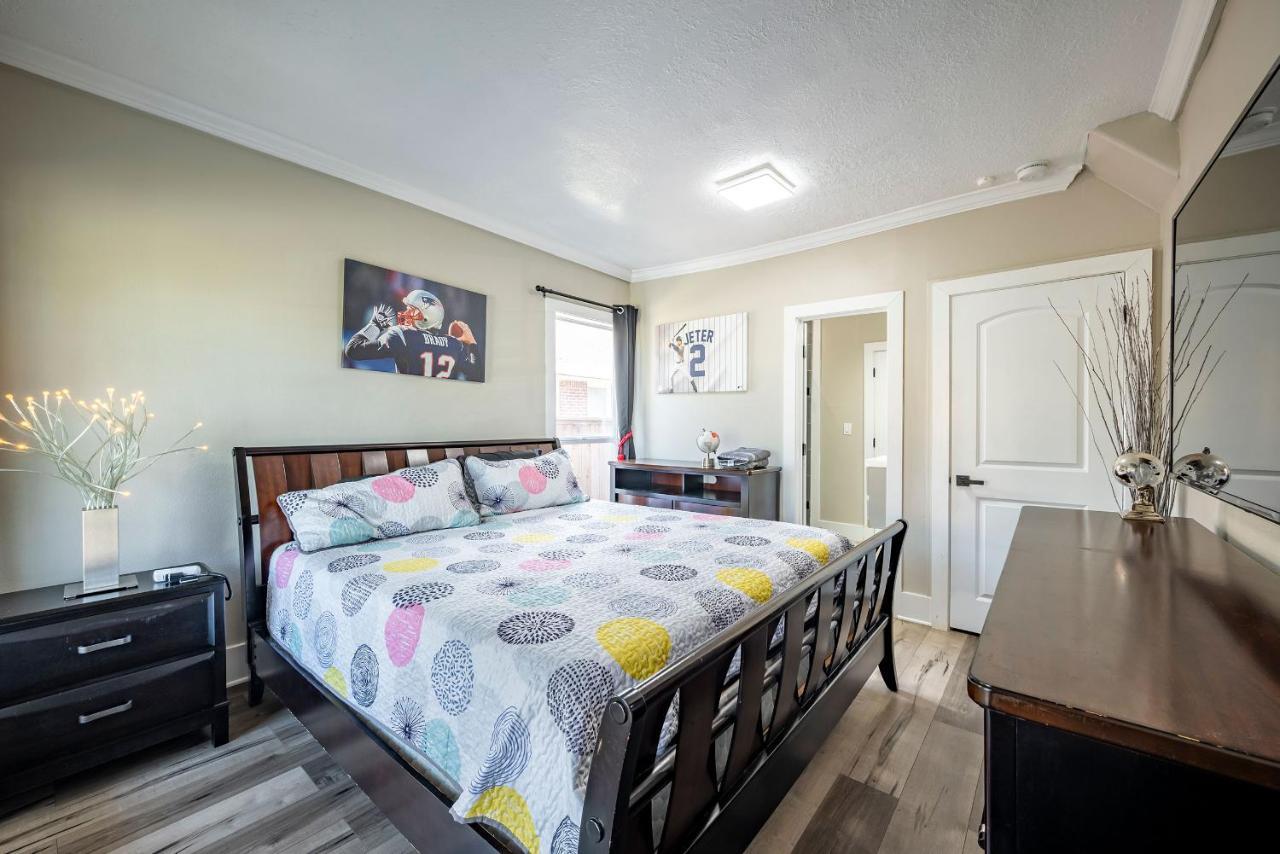 New 7 Bedroom Sleep 22 Ev/pet/free Parking