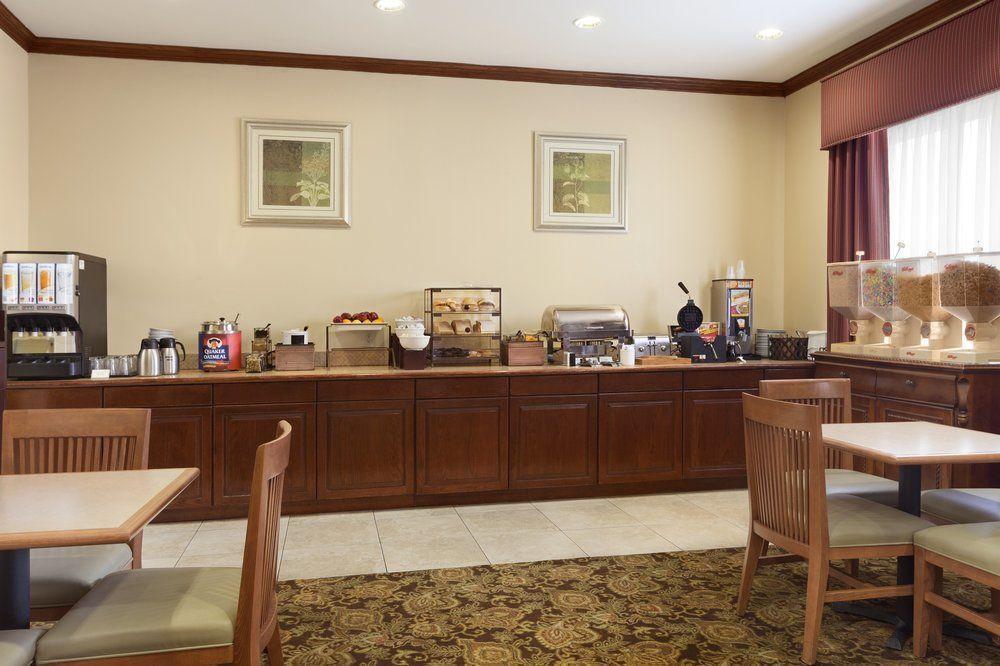Hotel Comfort Bush Intercontinental Airport 3*