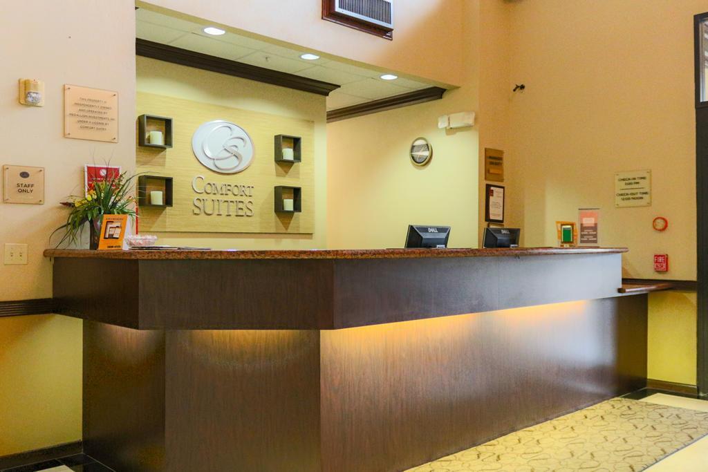 Hotel Comfort Bush Intercontinental Airport 3*