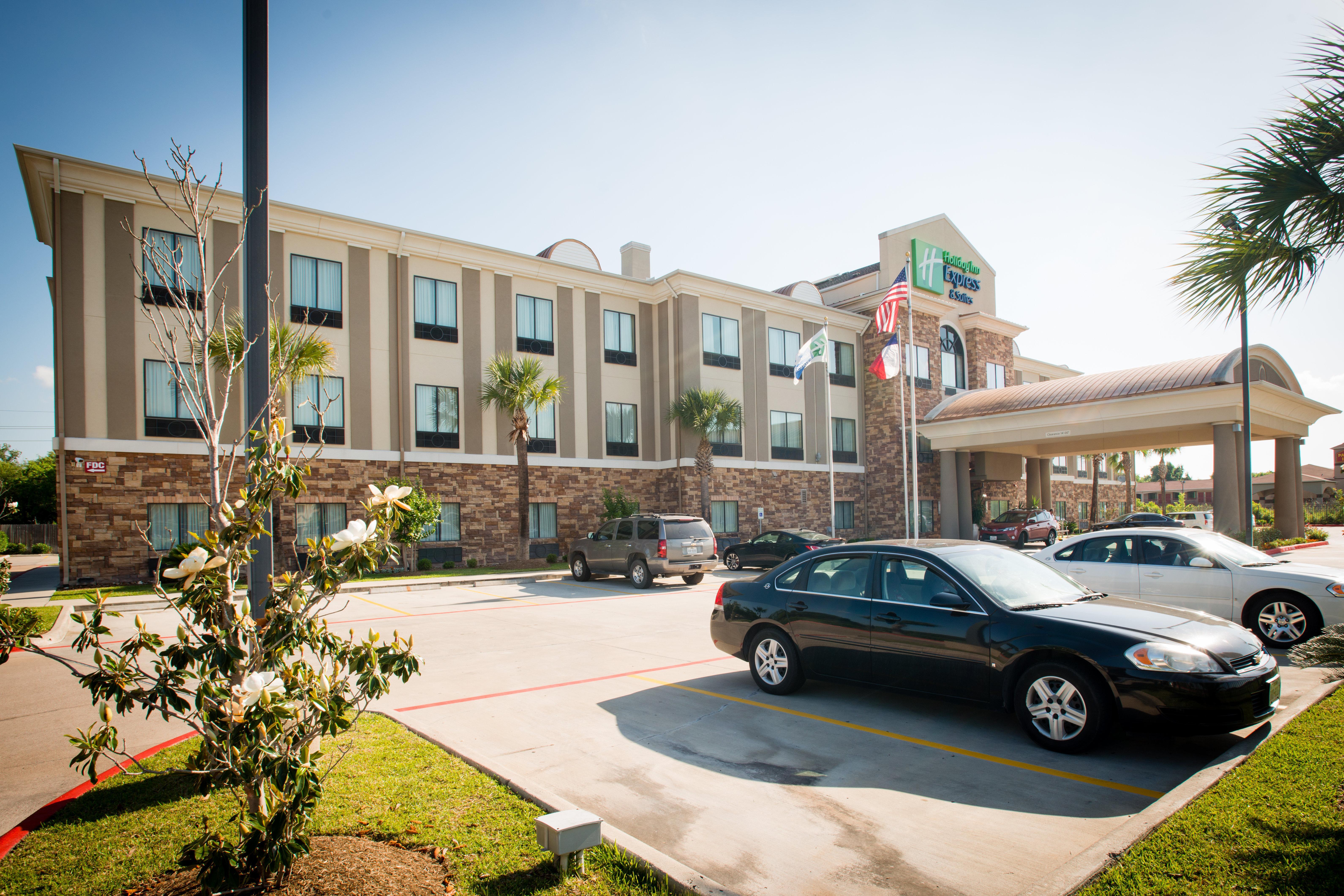 Express & Nw Beltway 8-west Road By Ihg Hotel