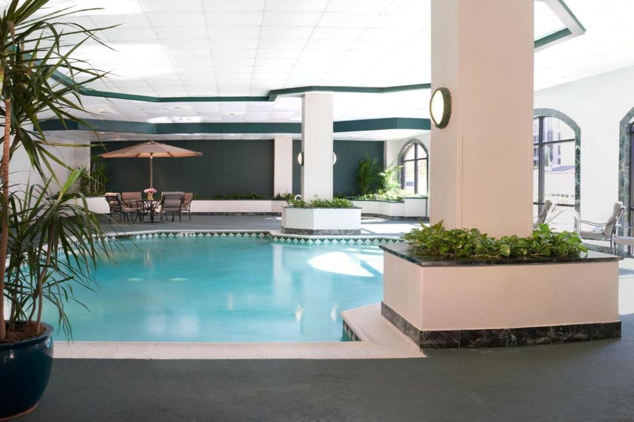 Embassy By Hilton Near The Galleria Houston