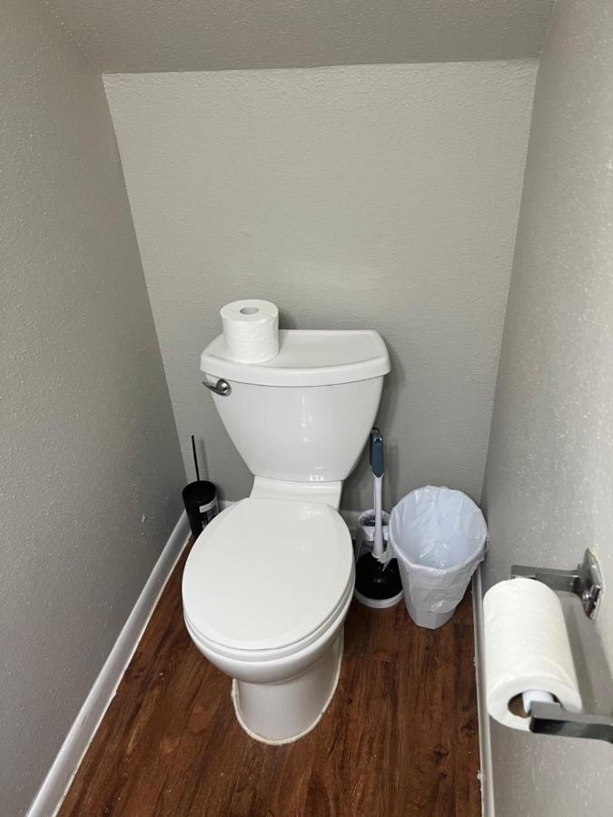 Lovely 1-bedroom Townhome With Amenities Apartment Houston