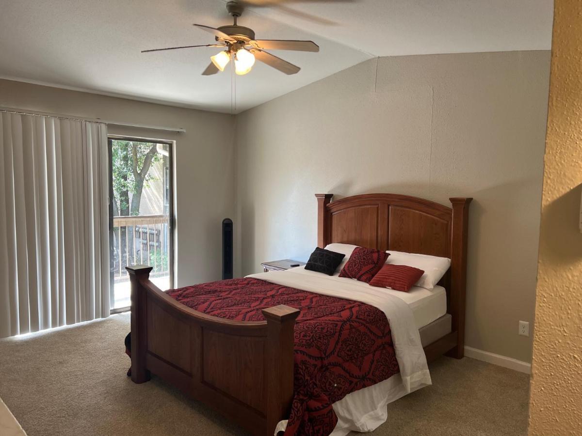 Apartment Lovely 1-bedroom Townhome With Amenities *