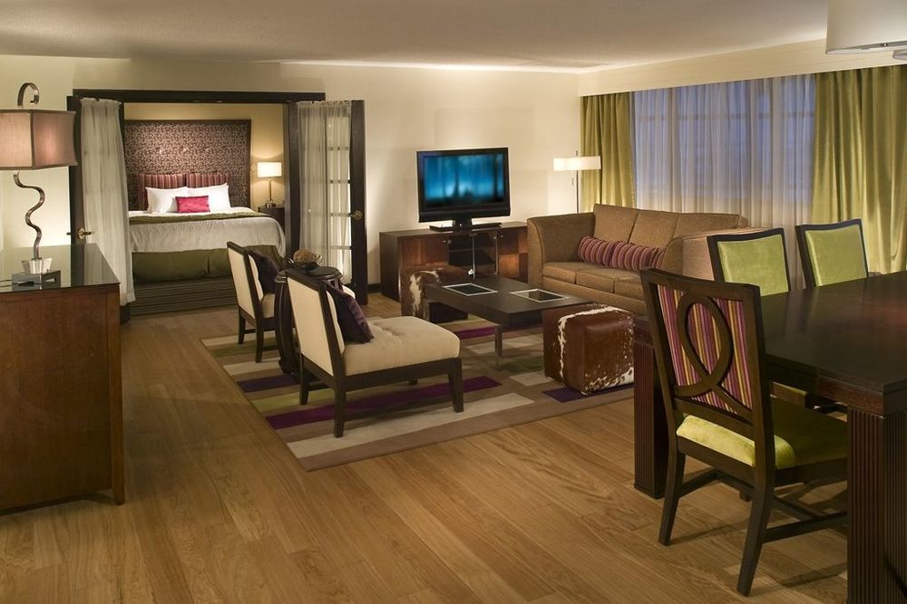 Sonesta Iah Airport Hotel