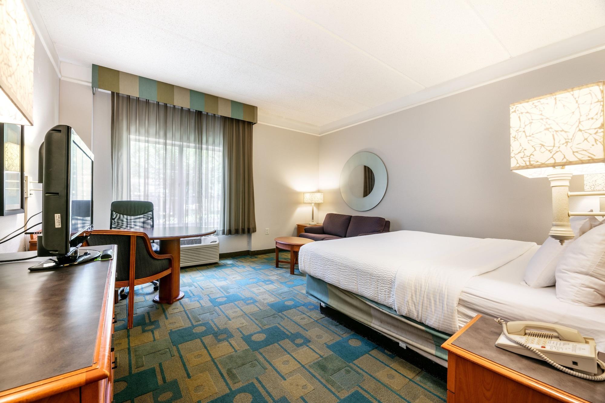 La Quinta & By Wyndham Bush Iah South 3*