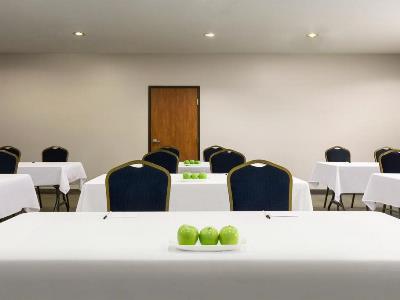 Country & By Radisson, Northwest, Tx Hotel 2*