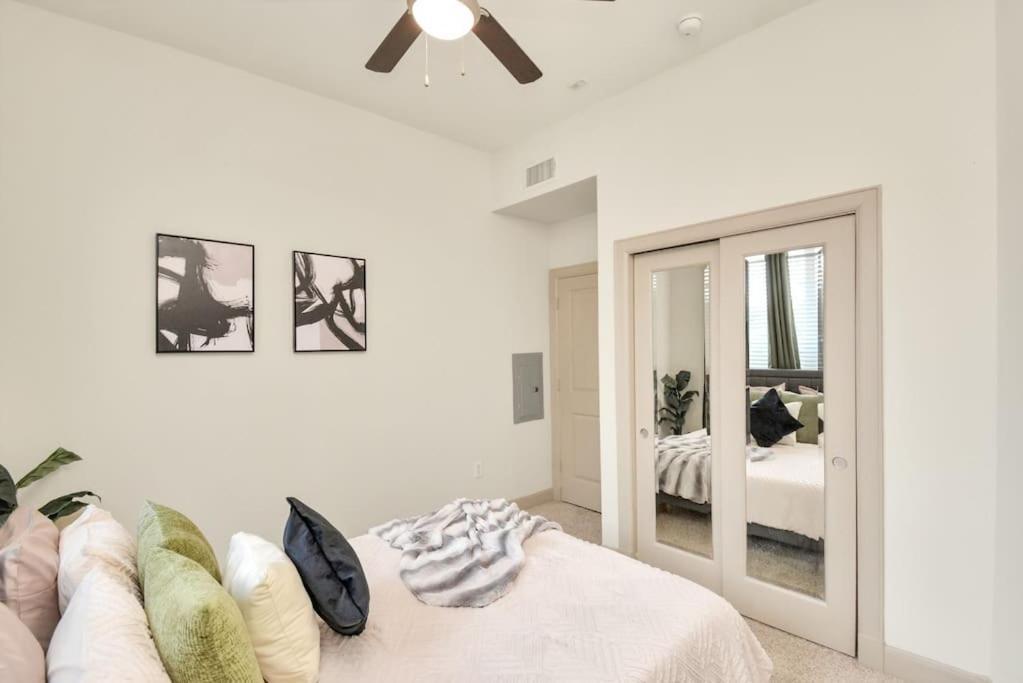 Apartment Lux Mid-rise Walking Distance To Nrg Stadium *