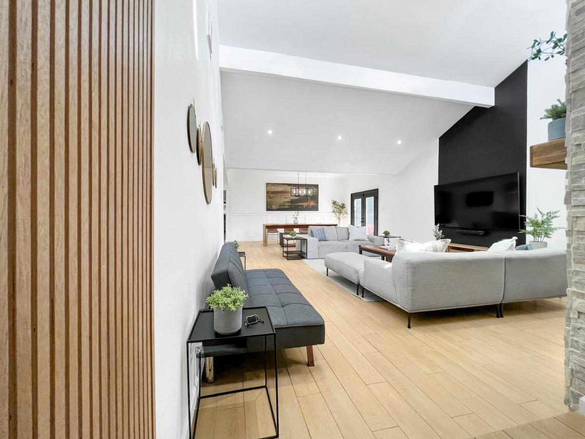 Open Airy Custom Designed - 2kings - Sleeps 14 *