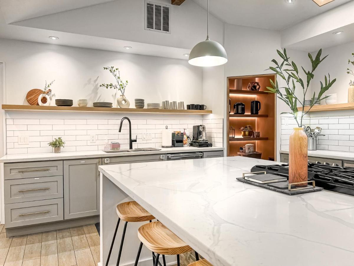 Holiday home Open Airy Custom Designed - 2kings - Sleeps 14 Houston