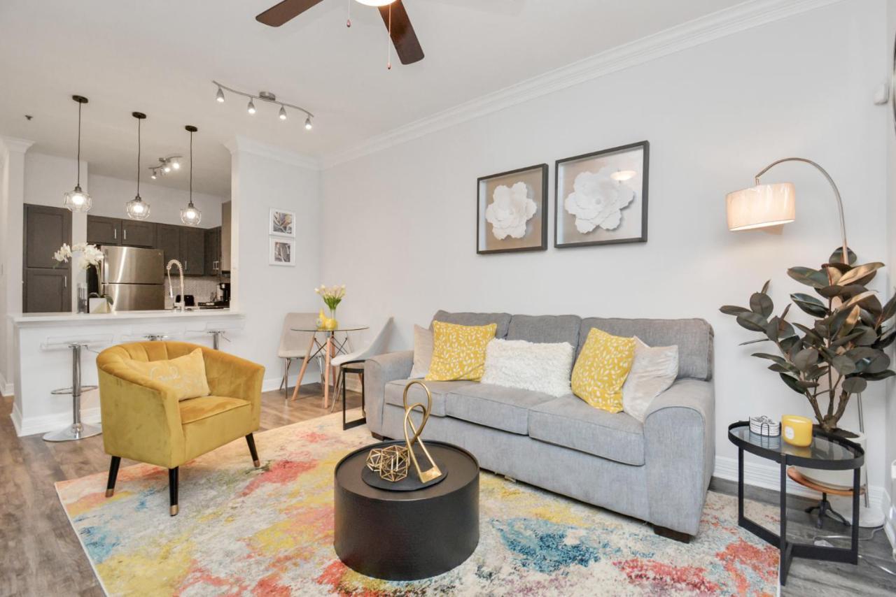 Apartment The Sunshine Oasis Near Rice Village In Houston! Houston