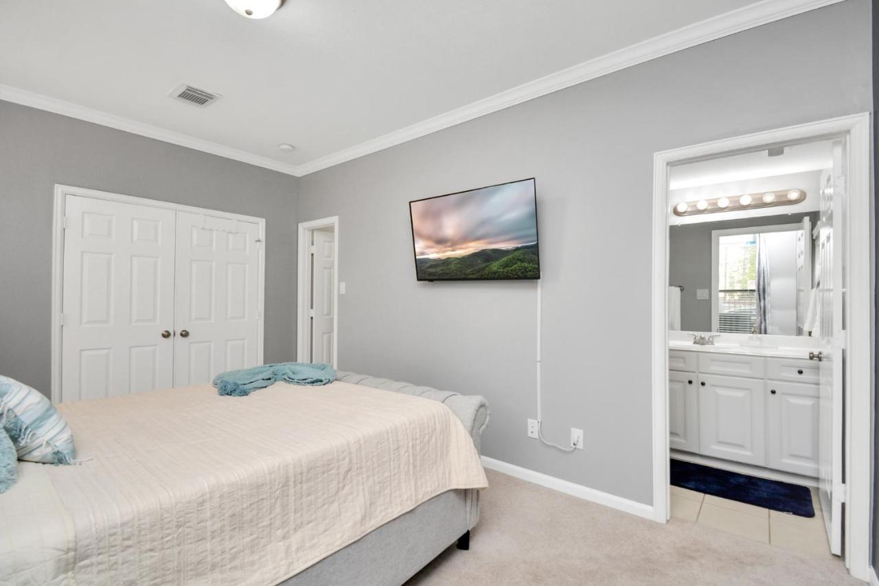Holiday home 3br 3ba Upscale Luxury In The Heights