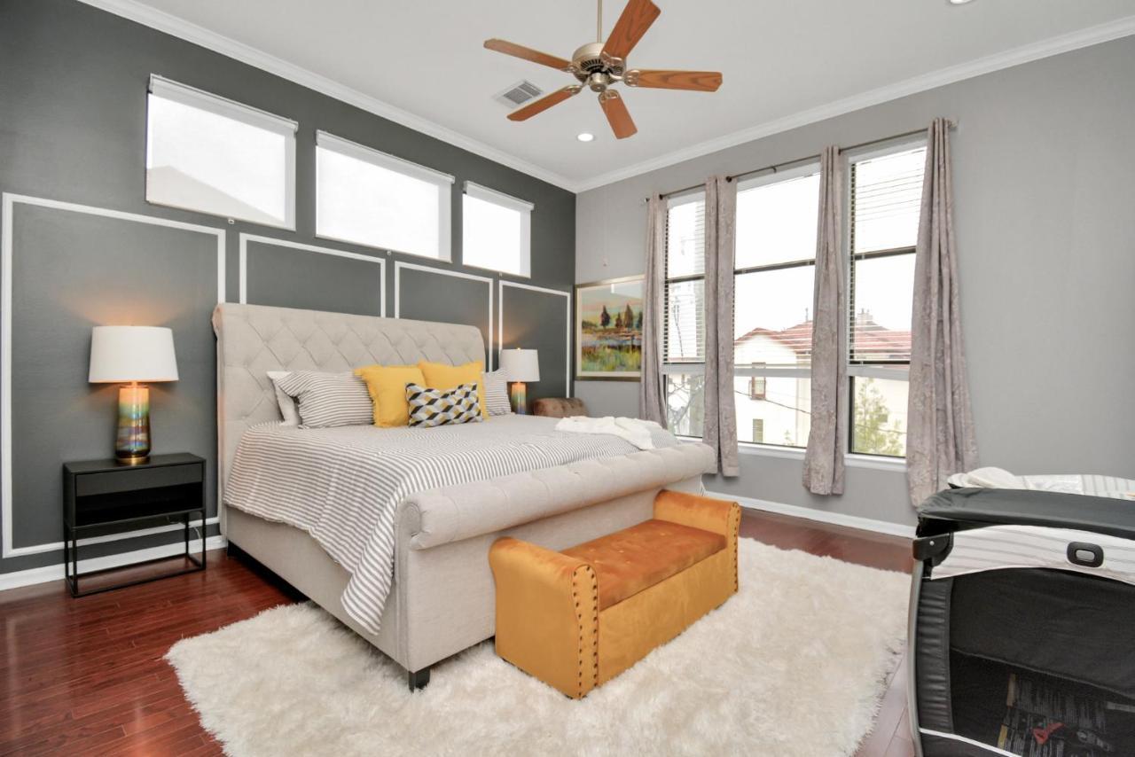Holiday home 3br 3ba Upscale Luxury In The Heights