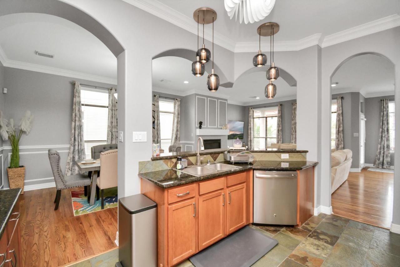 3br 3ba Upscale Luxury In The Heights Holiday home *
