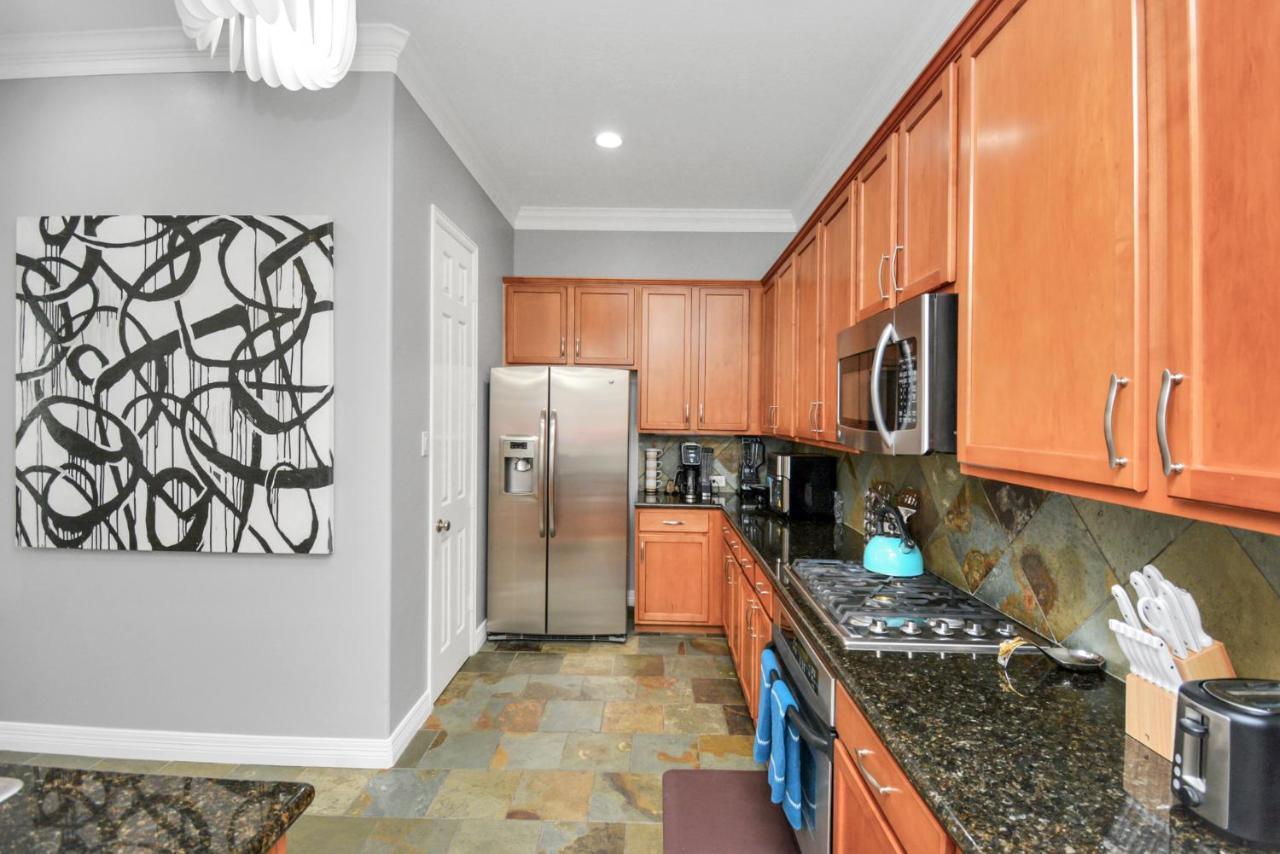 3br 3ba Upscale Luxury In The Heights Holiday home