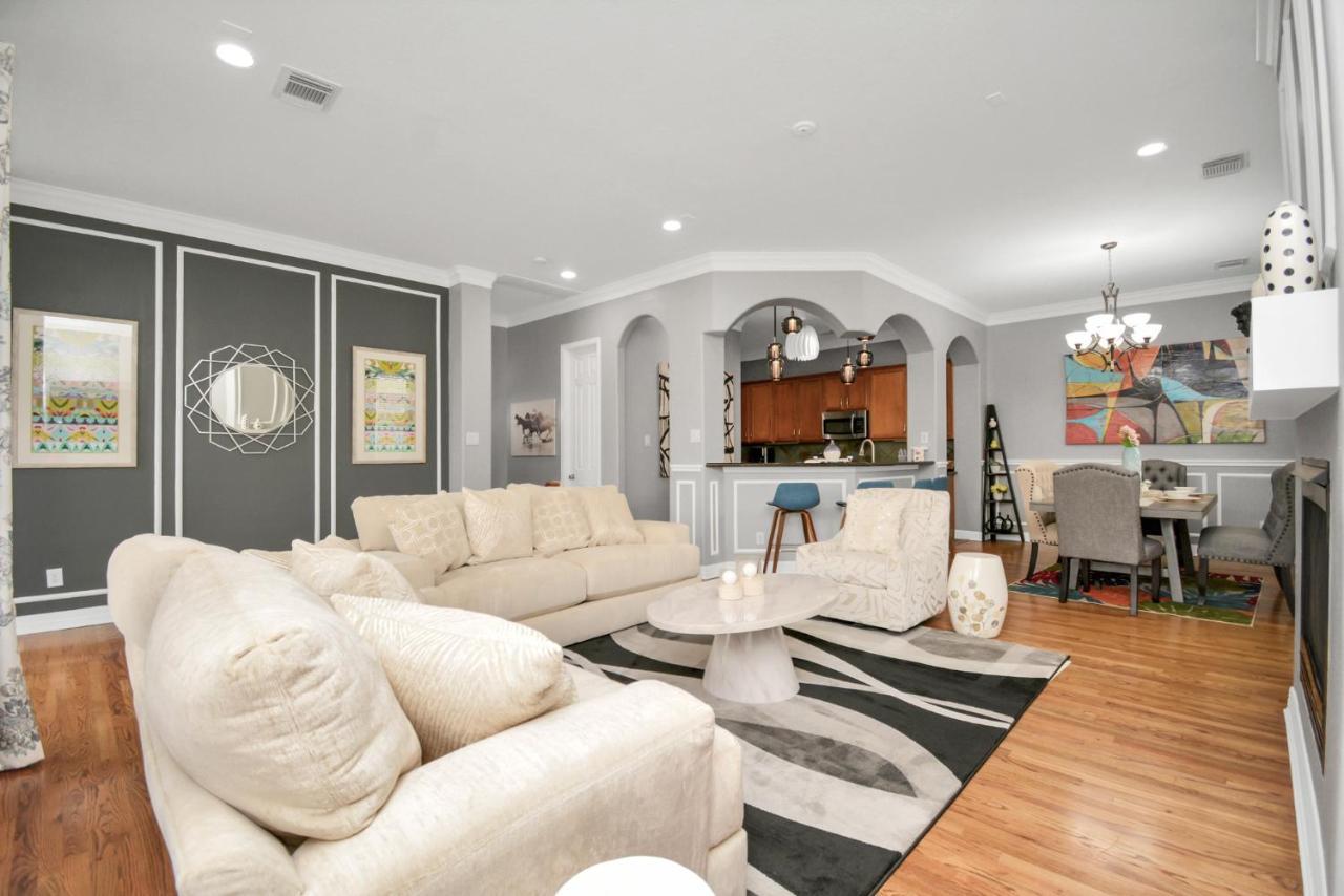 Holiday home 3br 3ba Upscale Luxury In The Heights