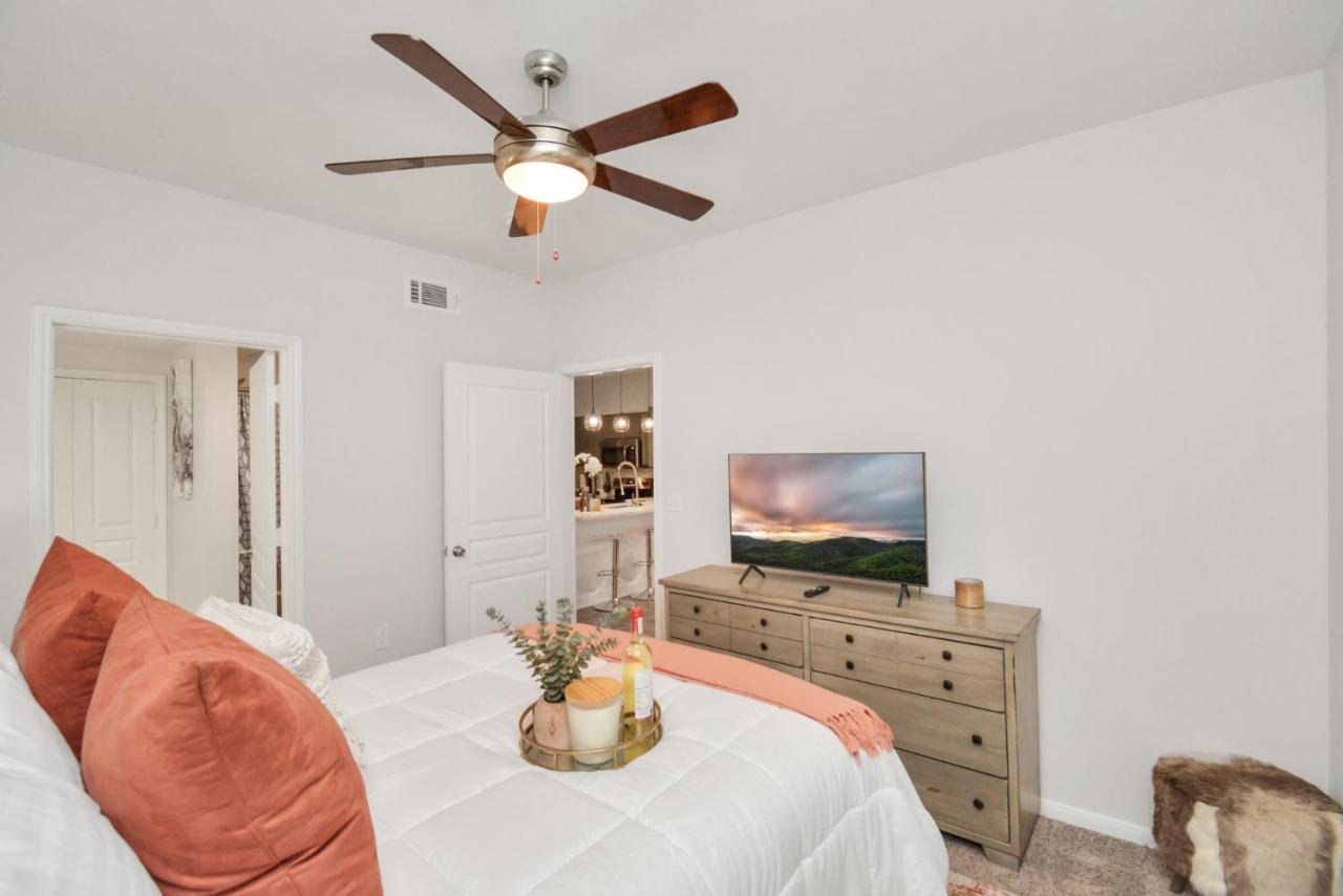 The Sunshine Oasis Near Rice Village In Houston! Houston